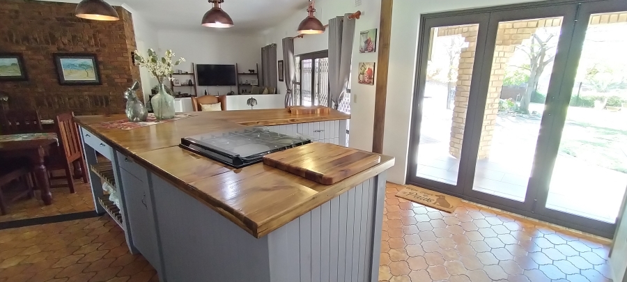 4 Bedroom Property for Sale in Jan Kempdorp Northern Cape